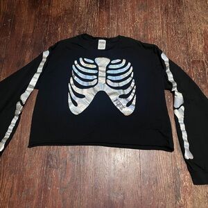 PINK Victoria's Secret Black Tee with Silver skeleton Print sz L